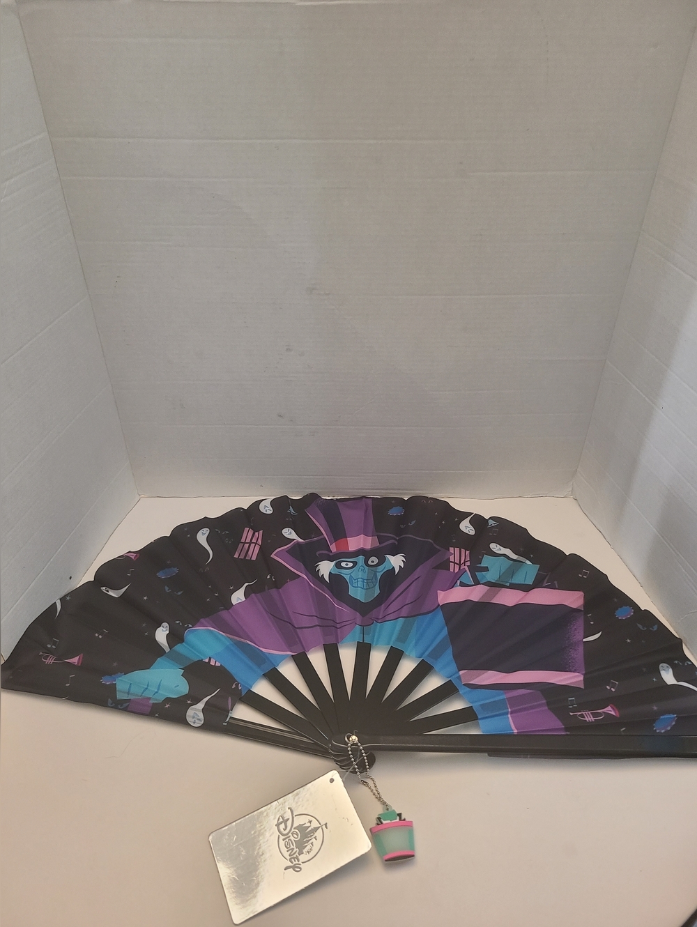 Disney Parks Folding Hand Fan Haunted Mansion Hat Box Ghost New with Charm